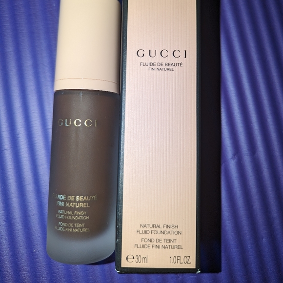 Gucci Fluid Foundation Natural Finish Deep 580N - Picture 2 of 2